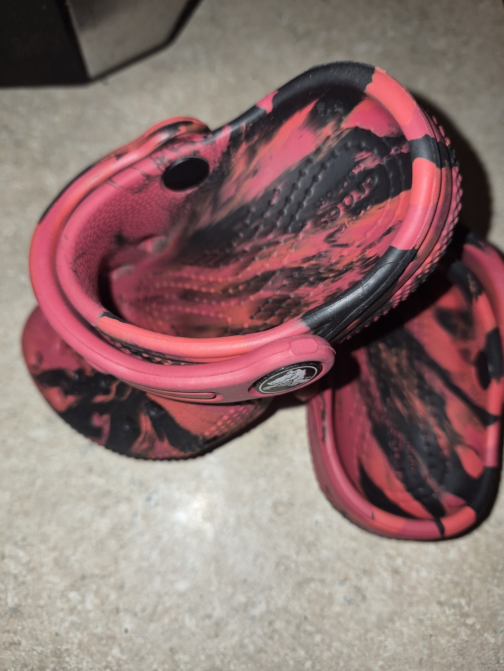 Crocs for toddlers,Red & Black